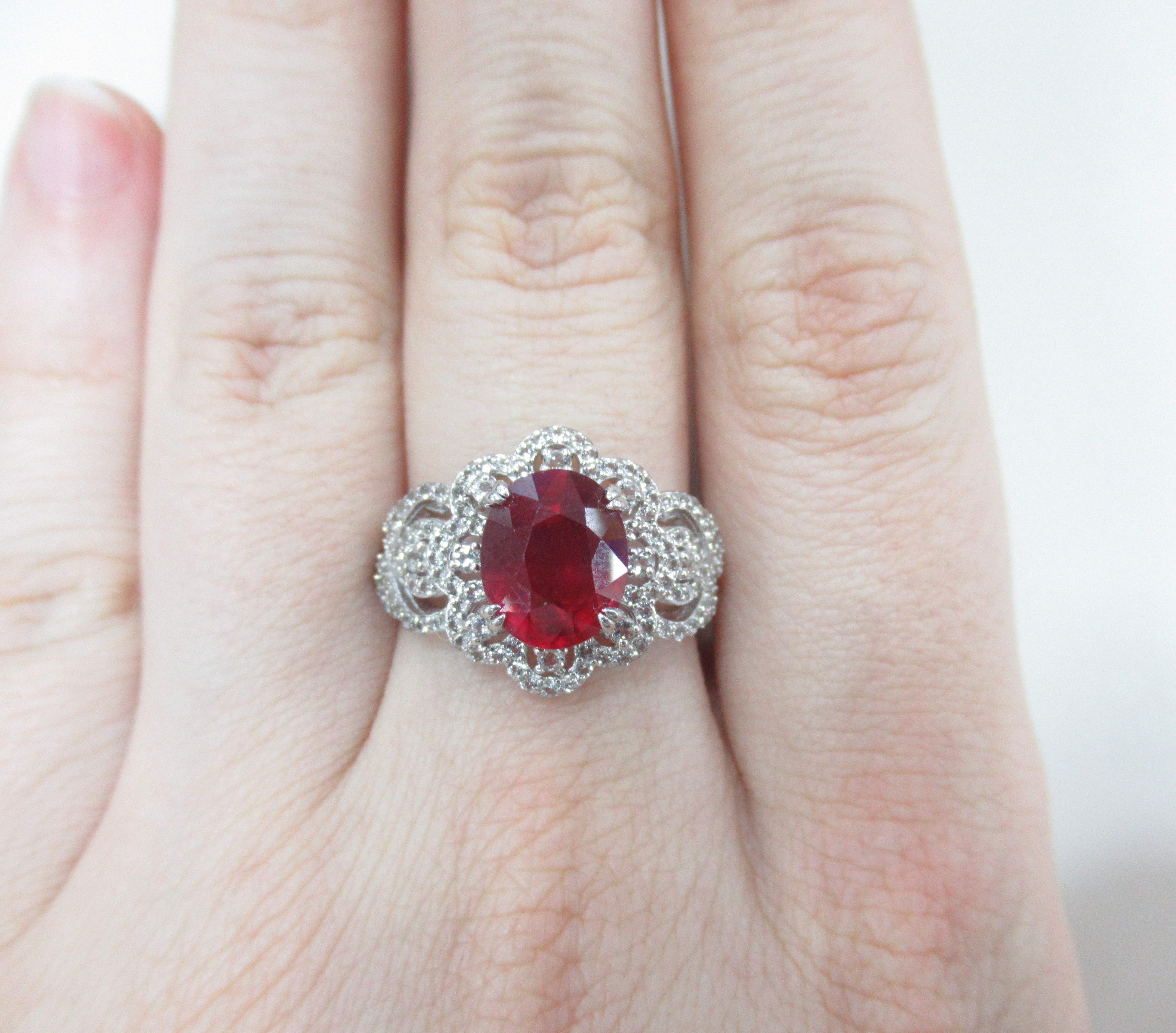 Серебряное кольцо с рубином